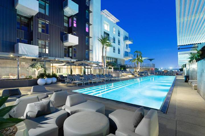 Location de vacances pour 5 personnes, avec piscine ainsi que vue et terrasse, animaux acceptés dans Hollywood