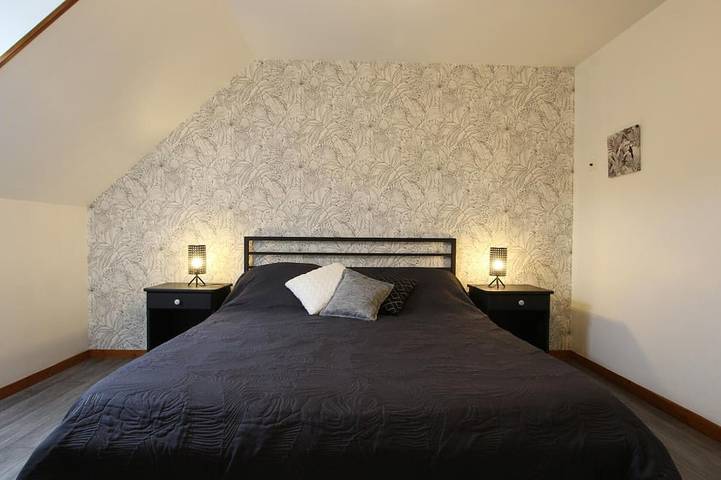 Gîte pour 7 personnes, avec Terrasse et Jardin dans Saint Sauveur De Pierrepont - 2