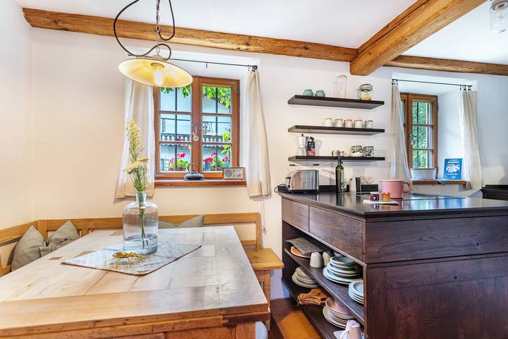 Ganze Wohnung, Ferienhaus 'Landhaus Gustl' mit privater Terrasse, privatem Garten und Wlan in Stottham, Chieming