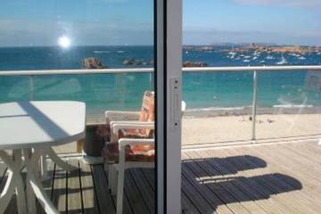 Gîte pour 2 personnes, avec terrasse dans Plage De La Greve Des Cures Tregastel