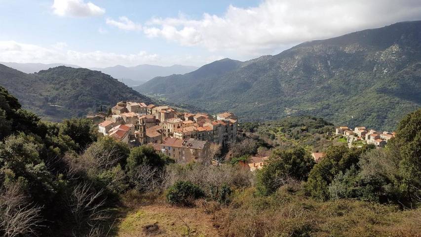 Location de vacances pour 2 personnes, avec balcon et vue à Sainte-Lucie-de-Tallano - 2
