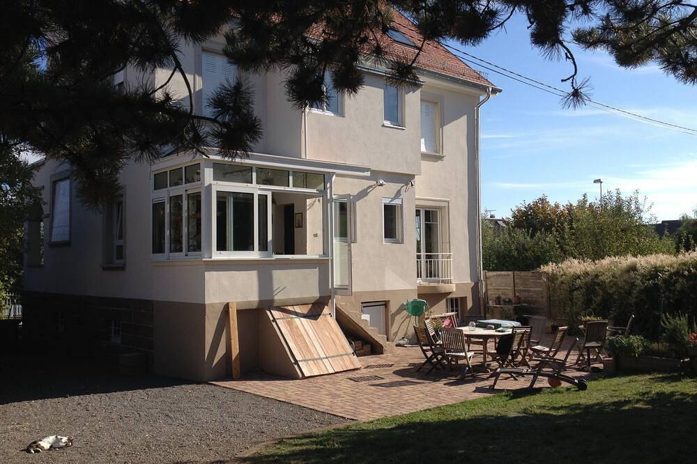 Large character house with wooded garden in Obernai, a small town in Alsace in Obernai, Sélestat-Erstein region