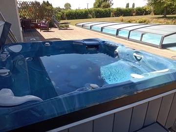 Chambre d’hôte pour 2 personnes, avec jardin ainsi que piscine et jacuzzi dans Grand Est