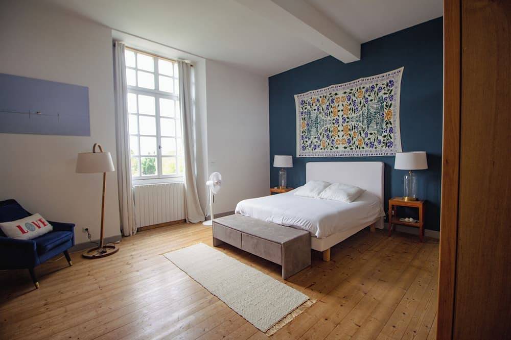 Presbytère au charme français avec piscine privée in Langoiran, Région de Langon