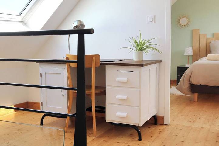 Gîte 4 pers. entièrement rénové, proche Pontrieux, calme et vue dégagée in Ploëzal, Région de Guingamp