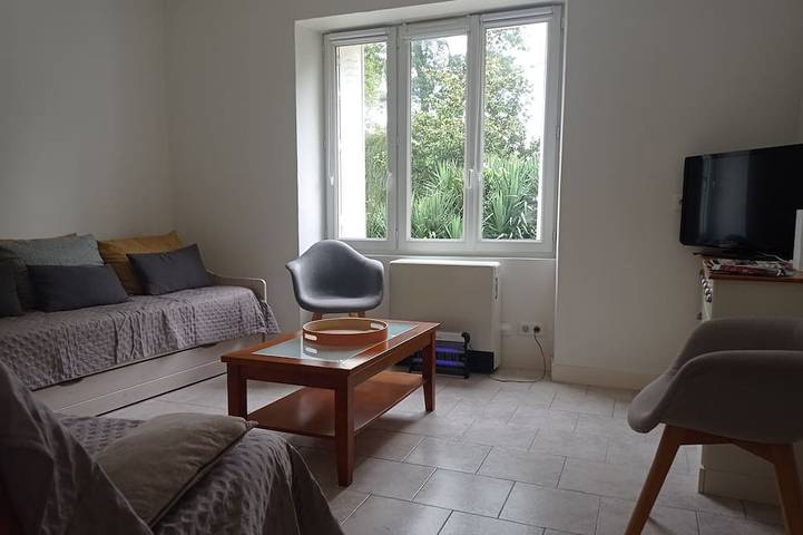 Location de vacances pour 6 personnes, avec jardin ainsi que terrasse et jacuzzi à Nyoiseau - 4