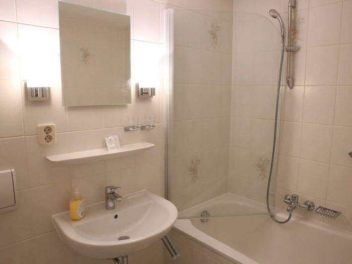 City Pension Magdeburg - Doppelzimmer in Magdeburg, Elbe-Börde-Heide