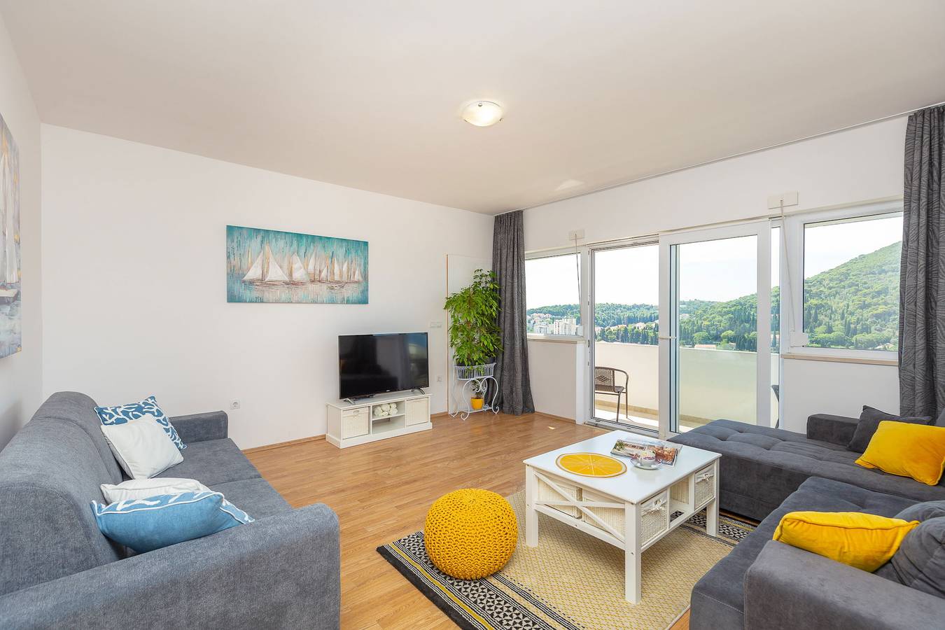 Appartement entier, Appartement de vacances pour 6 personnes avec balcon in Dubrovnik, Grad Dubrovnik