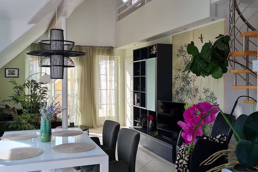 Ganze Wohnung, Moderne und komfortable Ferienwohnung, Balkon mit Bergsicht in Langenargen, Region Bodensee-Oberschwaben