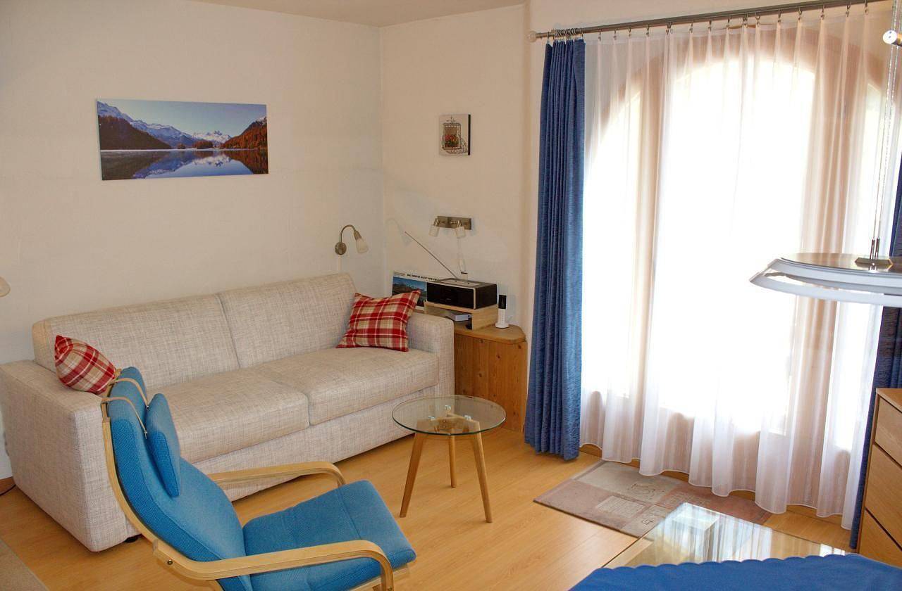 Appartement de vacances entier, Studio flat Chardun with garden seating area in Celerina, Oberengadin