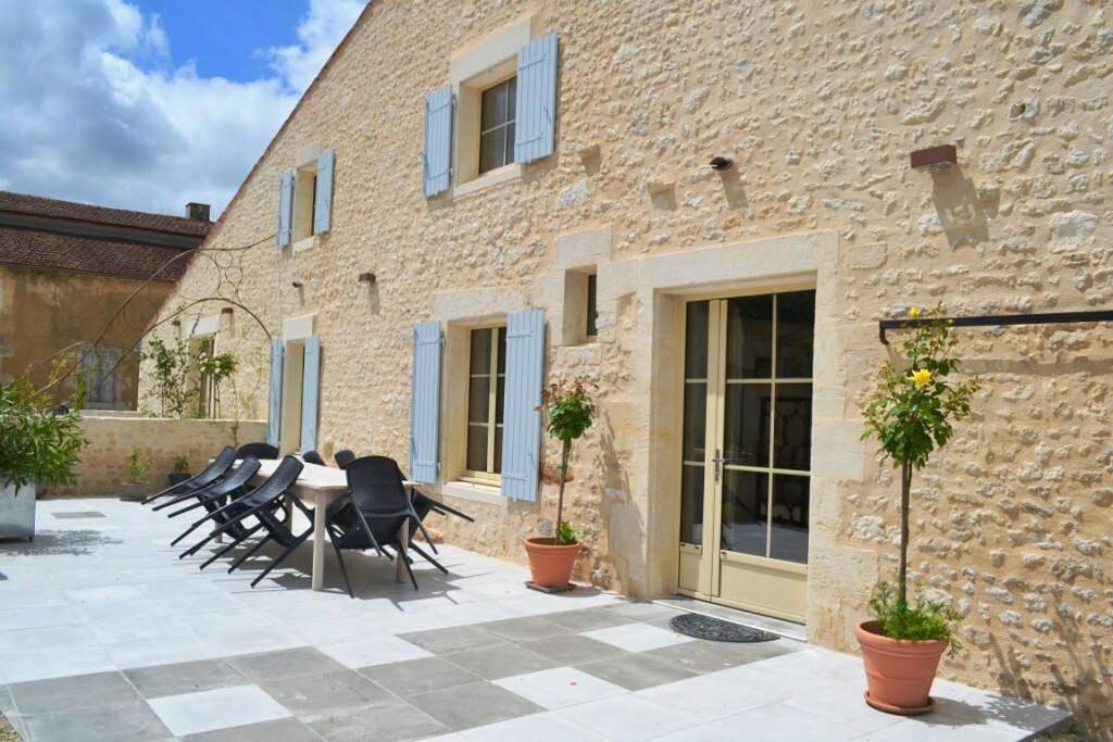 Three-Bedroom Villa in Cabariot, Région de Rochefort