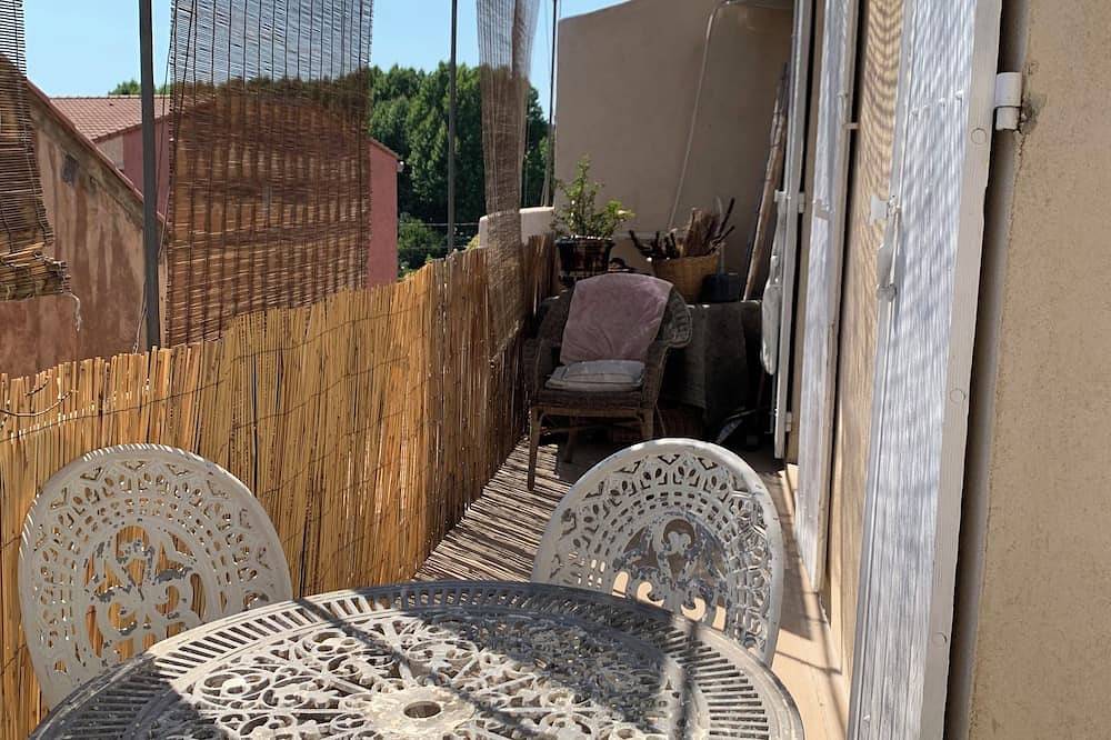 Entire apartment, Charming loft in the city center between Aix-en-Provence and Marseille, near the beaches in Gardanne, Mediterranean Coast (France)