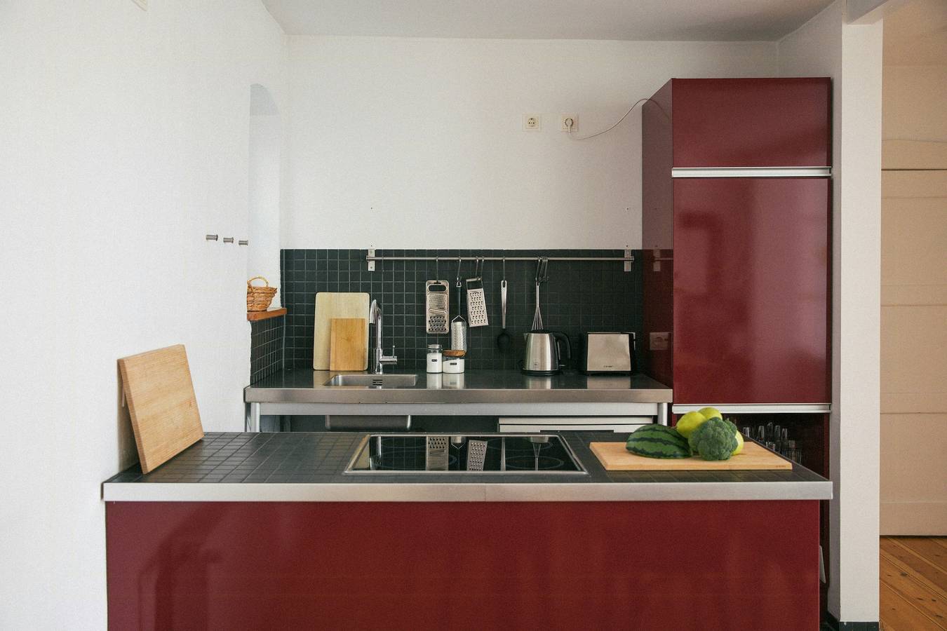 Historische Remise mit Blick auf die Havel in Plötzin, Werder