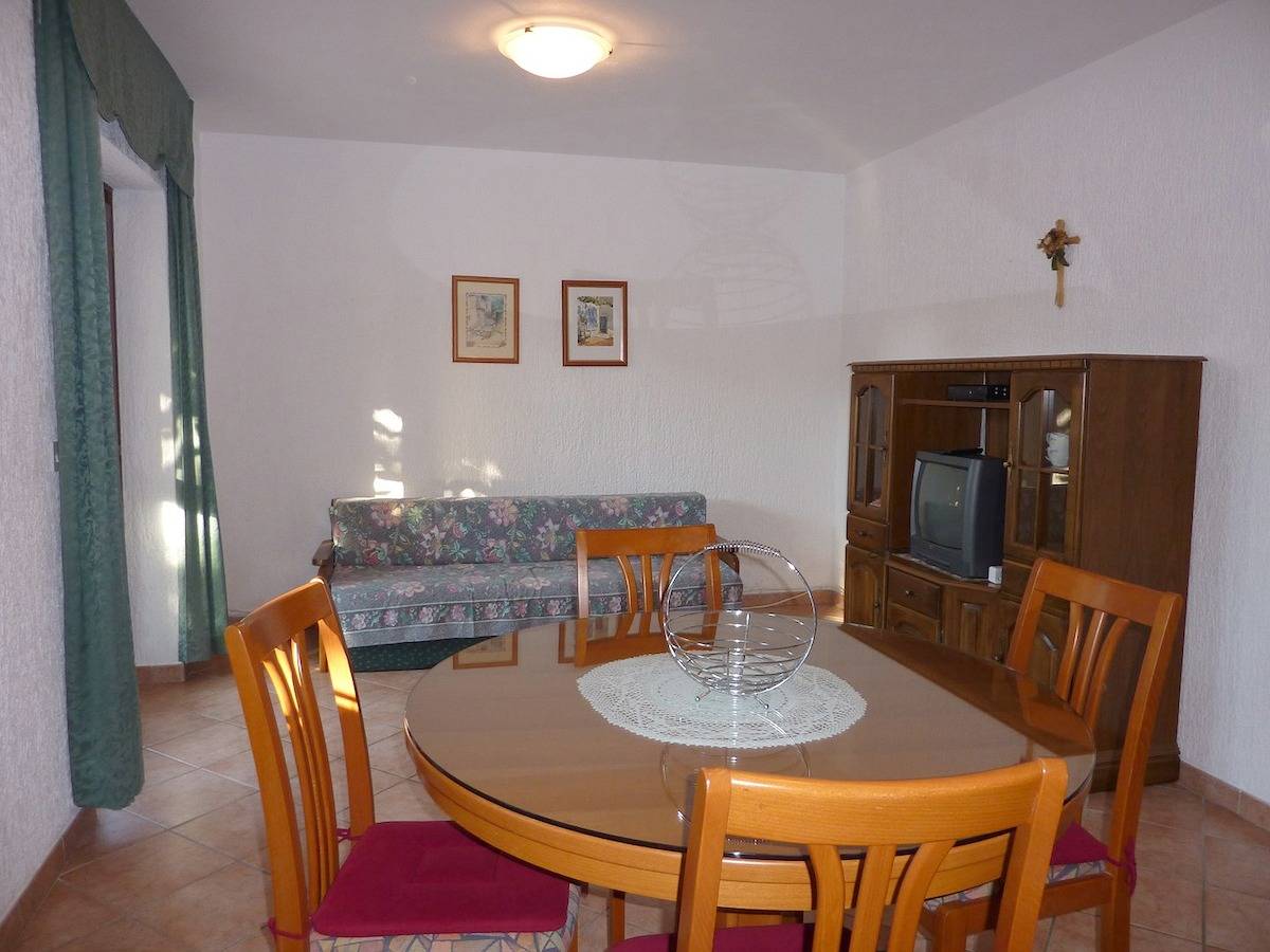 Ganze Wohnung, One bedroom apartment with large terrace and garden view in Funtana, Vrsar-Funtana