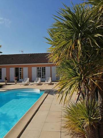 Cottage pour 6 personnes, avec piscine et jardin à Ludon-Médoc