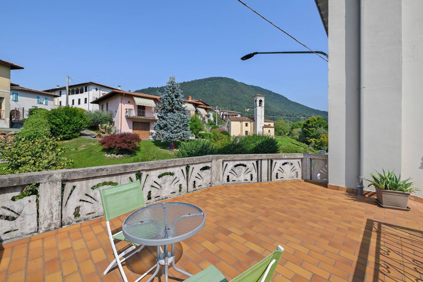 Appartamento intero, Appartamento 'Isola Bella' con Vista Montagna, Terrazza Privata e Wi-Fi in Preseglie, Prealpi Gardesane