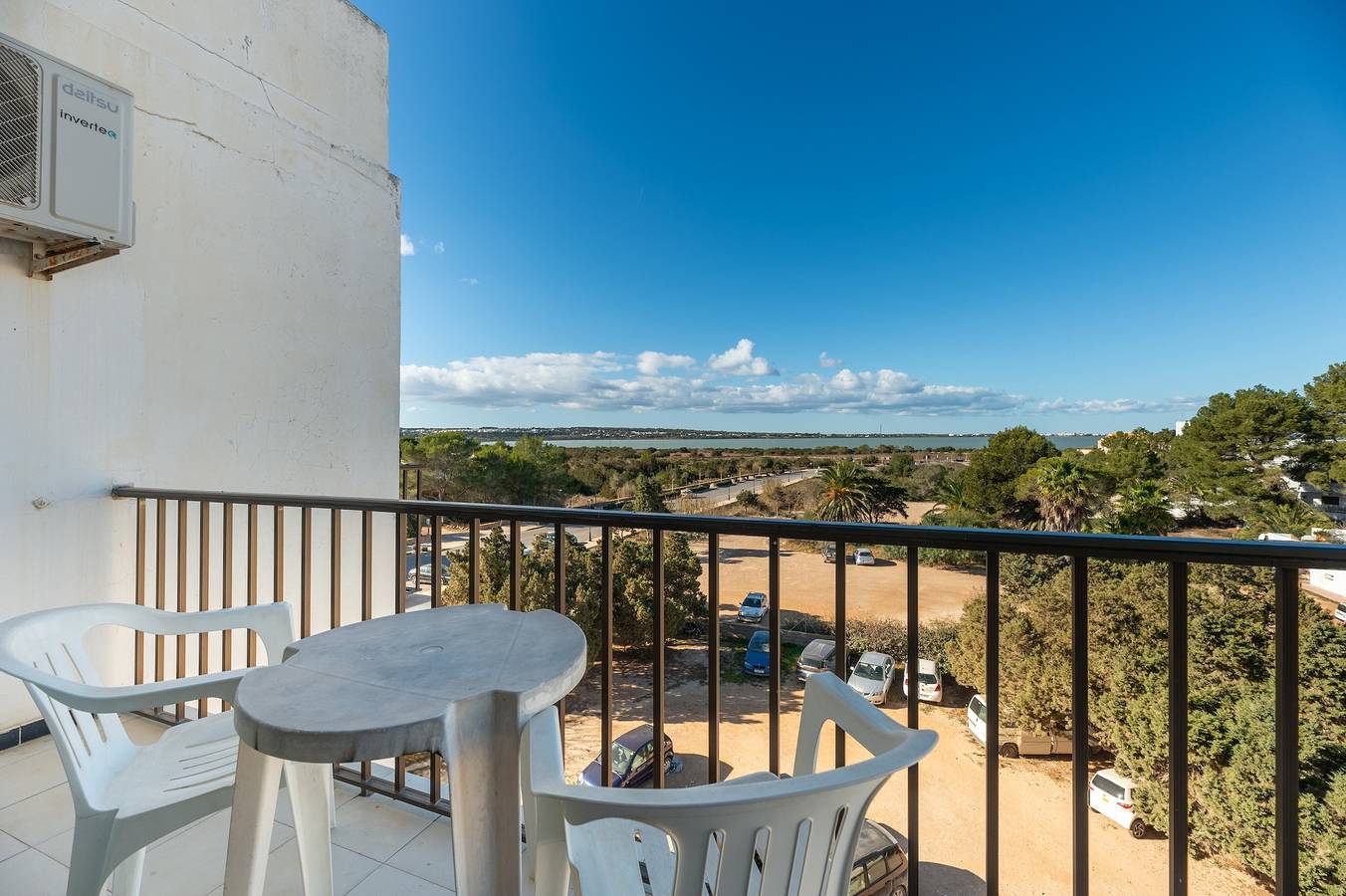 Appartement 'Estudio Mirada 309' met uitzicht op het meer, Wi-Fi en airconditioning, foto 14