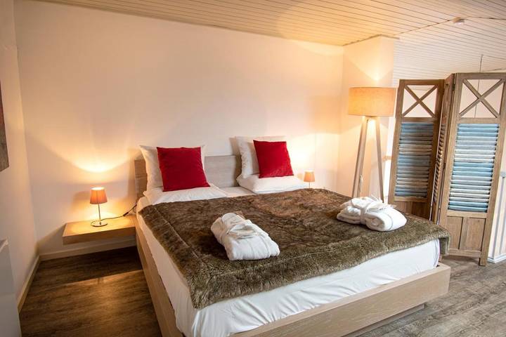 Bungalow für 6 Personen, mit Whirlpool und Garten sowie Sauna und Pool, mit Haustier in Oberbayern - 4