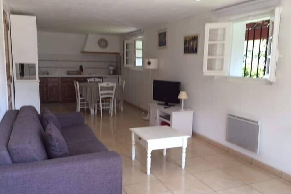 Ganze Wohnung, Urrugne, T2 apartment in quiet area, for 2 adults in Urrugne, Bayonne und Umgebung