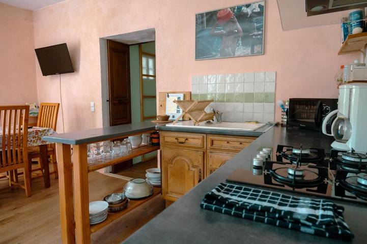 Gîte pour 5 personnes, avec jardin ainsi que vue et piscine, animaux acceptés à Lodève - 4