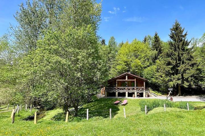 Agritourisme pour 2 personnes, avec Jacuzzi ainsi que Terrasse et Jardin à Saint-Hubert