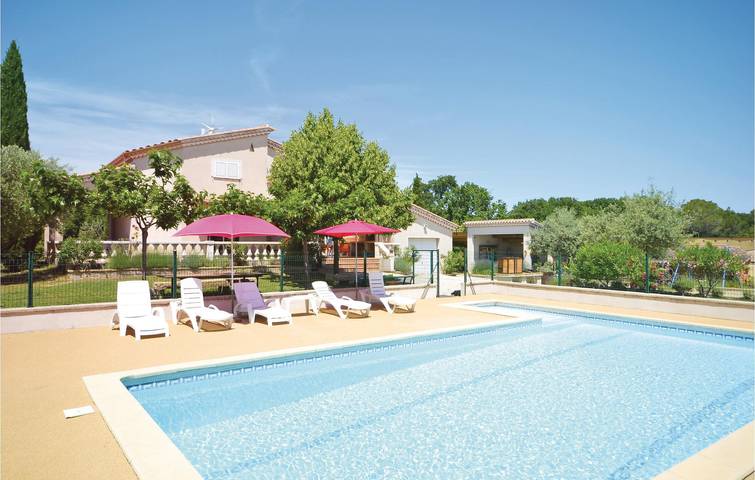 Location de vacances pour 6 personnes, avec jardin ainsi que terrasse et piscine à Montignargues