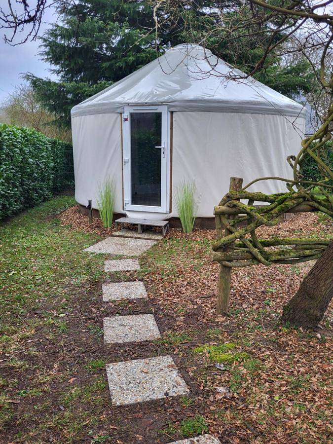 Yourte de déconnexion chauffage climatisation in Briollay, Région d'Angers