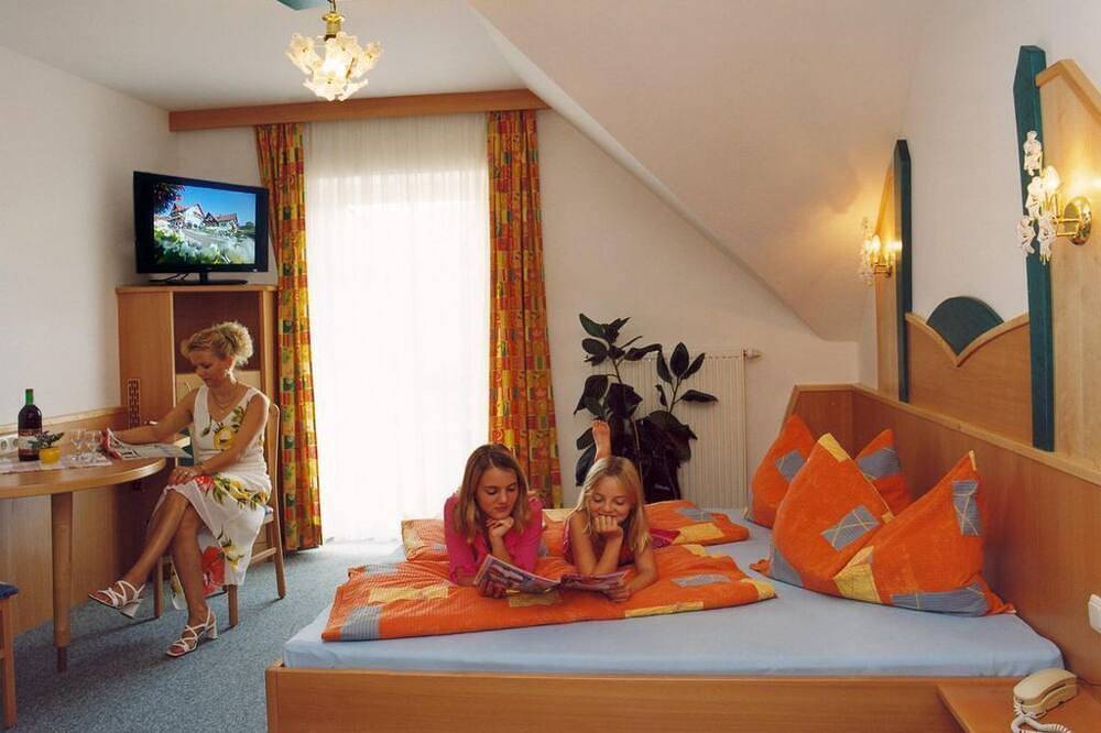 Doppelzimmer - Pension Gabriele in Südoststeiermark, Unterlamm