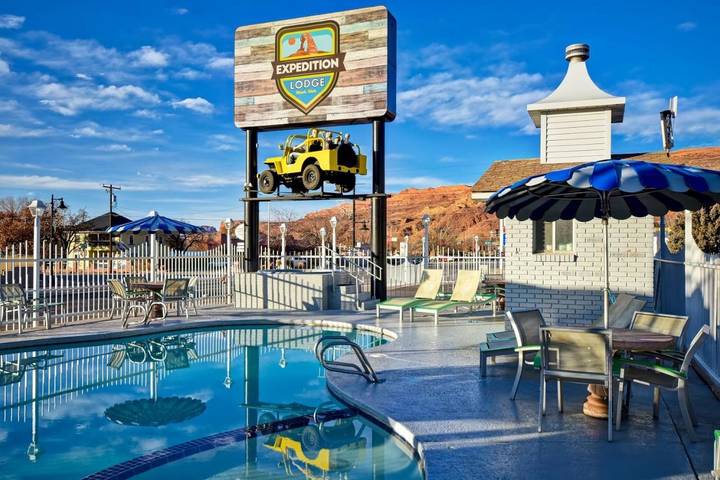 Hôtel pour 4 personnes, avec piscine et vue, animaux acceptés