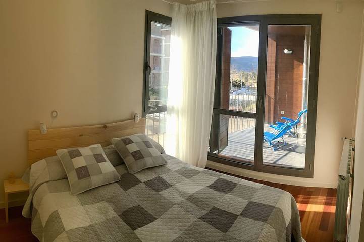 Location de vacances pour 8 personnes, avec terrasse et piscine à Sabiñánigo - 2