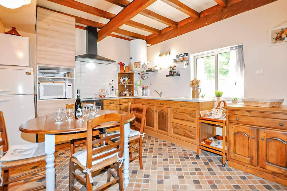 Lovely home in Seix with Wifi in Seix, Parc naturel régional des Pyrénées ariégeoises