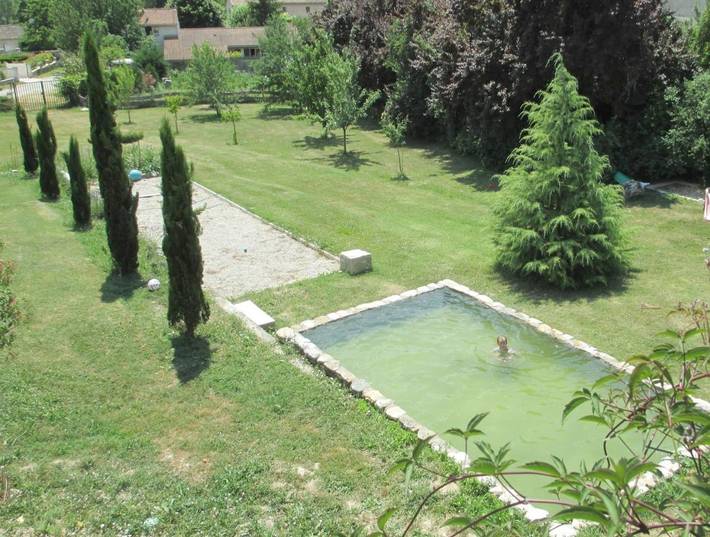 Location de vacances pour 2 personnes, avec vue et jardin ainsi que terrasse et piscine à Saillans - 3