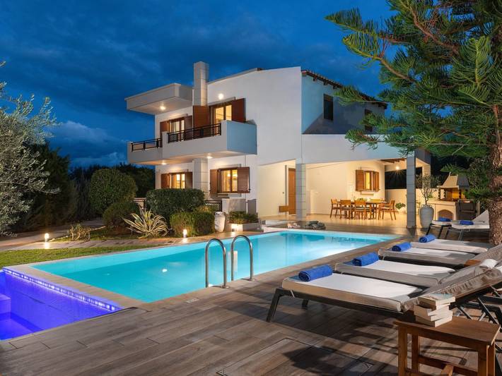 Ferienhaus für 6 Personen, mit Pool und Garten sowie Terrasse in Afantou