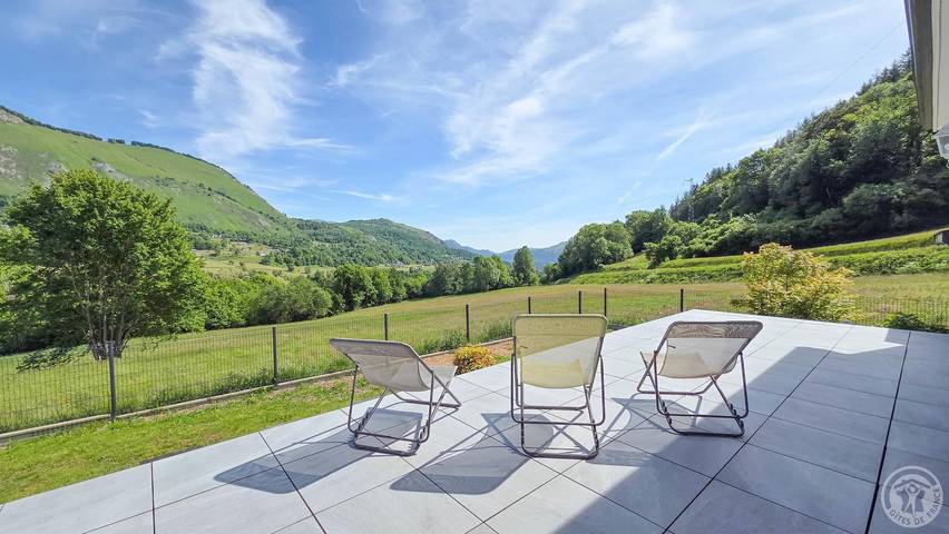Gîte pour 7 personnes, avec jardin à Sireix