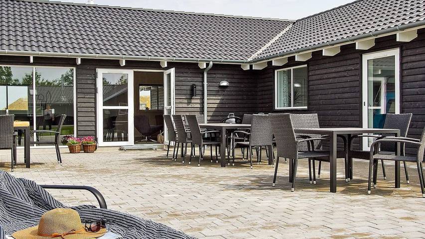 Ferienhaus für 25 Personen, mit Pool und Terrasse sowie Sauna und Whirlpool, mit Haustier in Olpenitz - 4