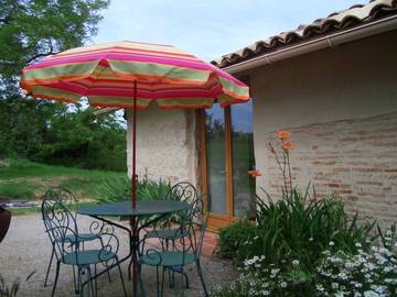 Gîte pour 2 personnes, avec terrasse et piscine dans le Tarn