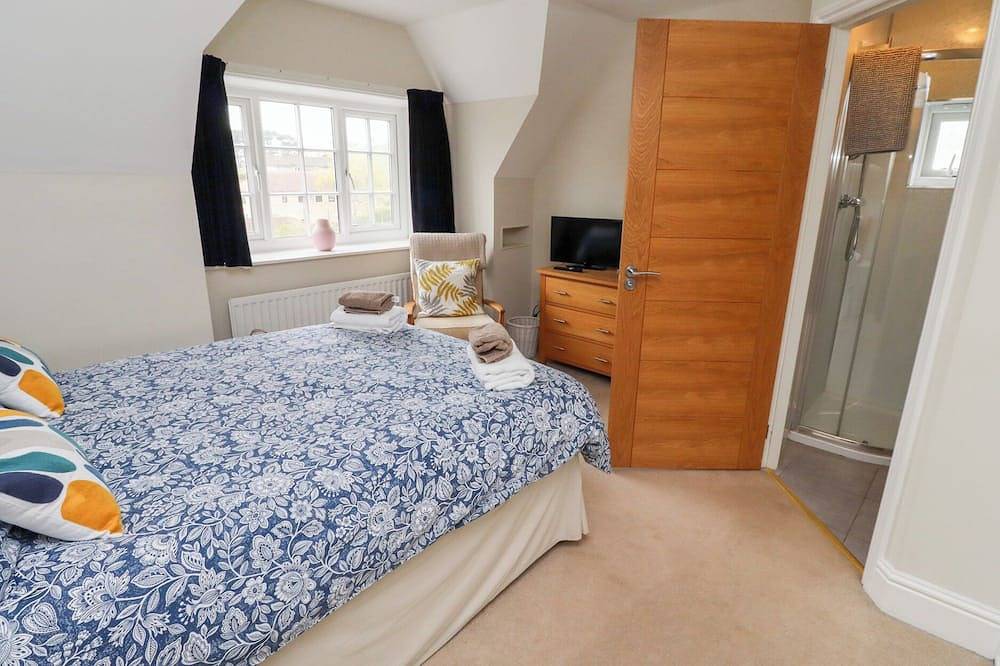 Rosedale Lodge, pet friendly, country holiday cottage in Alnmouth in Alnmouth, Northumberland