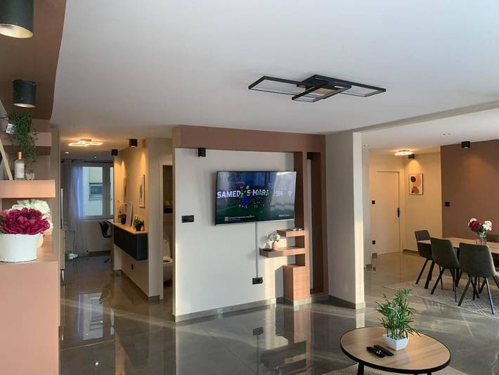 Gîte pour 8 personnes, avec vue et balcon à Valence