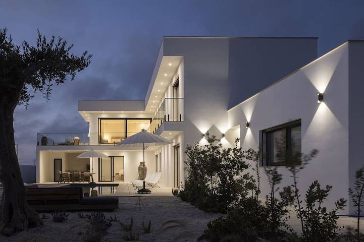 Casa de vacaciones para 10 personas, con jardín y balcón en Atalaia