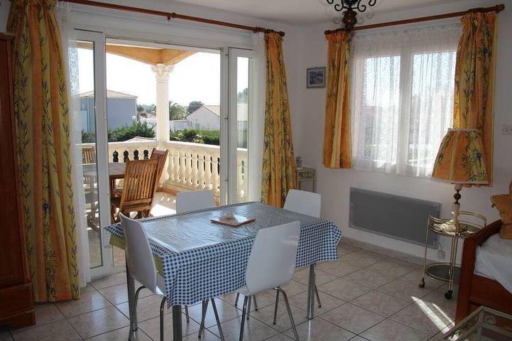 Appartement de vacances pour 4 personnes, avec terrasse et jardin