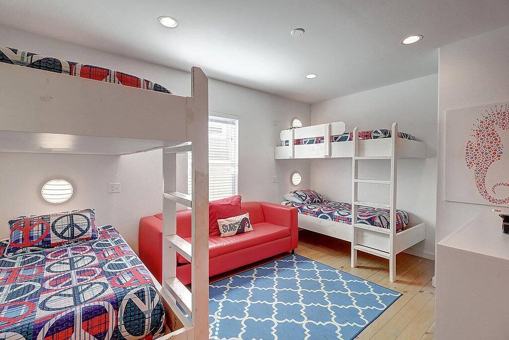 Komfortabel und geräumig beinhaltet einen privaten Pool und Shuffle Board! in Port Aransas, Mustang Island