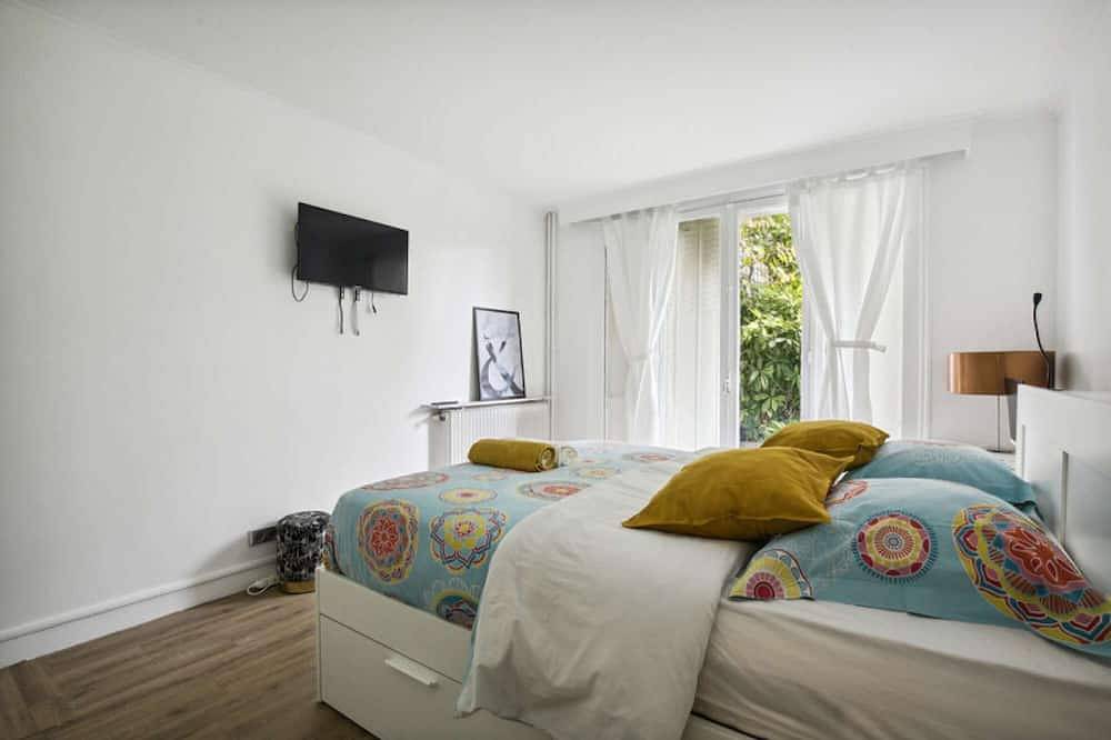Entire apartment, Chic and spacious apart with piano and terrace in Le Chesnay, Yvelines