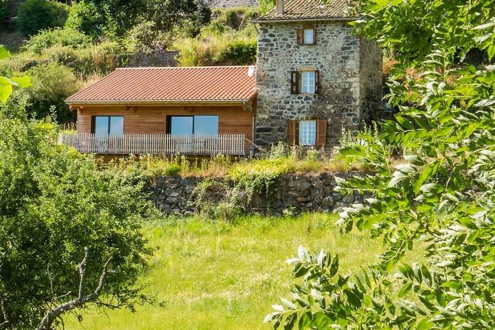 Location de vacances pour 3 personnes, avec Jardin à Saint-Privat-d'Allier