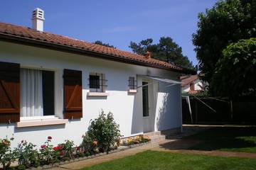 Maison de vacances pour 4 personnes, avec jardin ainsi que jacuzzi et terrasse dans Lac d'Aureilhan