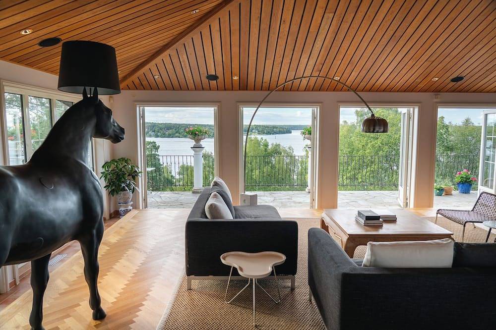 Ex-Botschaftsresidenz am Meer in der Nähe von Stockholm in Kummelnäs, Nacka