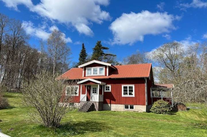 Ferienhaus für 8 Personen, mit Terrasse und Garten in Växjö