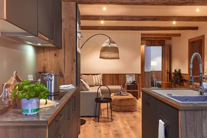 Hütte für 8 Personen, mit Garten und Sauna sowie Pool und Balkon in Schröcken