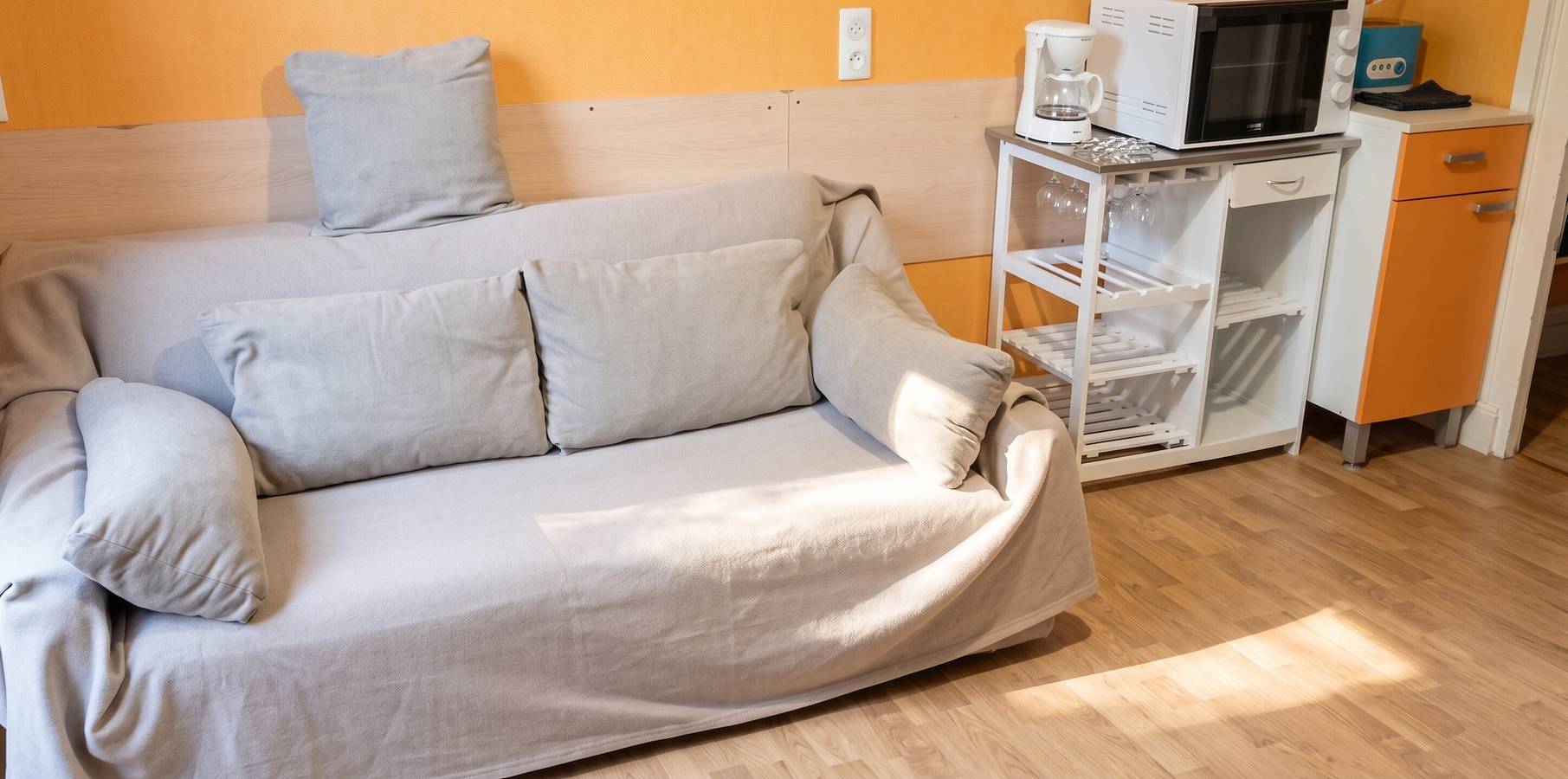 Ganze Wohnung, Gemütliche Wohnung in Néris-les-Bains - 30 m² - Parkplatz in Néris-les-Bains, Montluçon und Umgebung