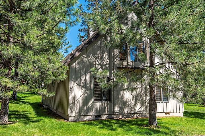 Holiday home for 8 people, with garden and pool in Oregon