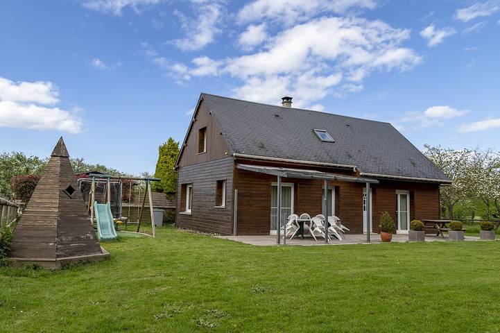Gîte pour 9 personnes, avec jardin et terrasse